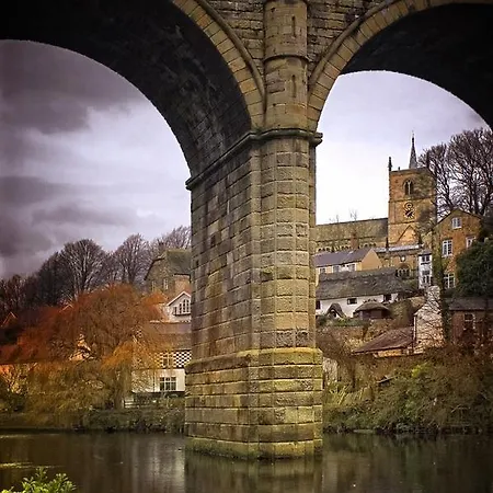 Teardrop 招待所 *